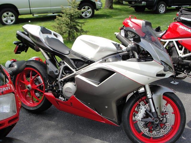 Ducati 848