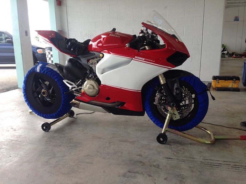 Leon's Panigale 1199 Track Weapon — photo 1