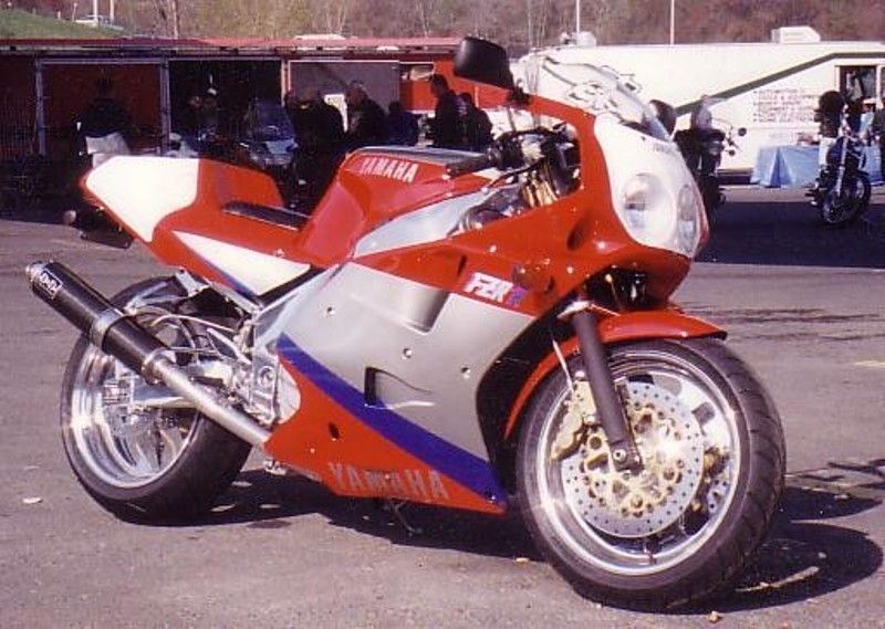 1990 FZR 1000