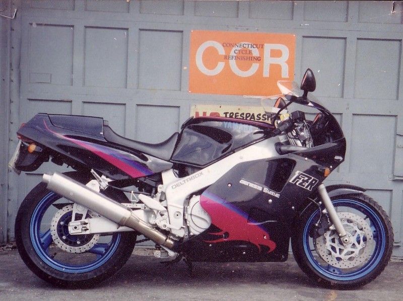 1990 FZR 1000